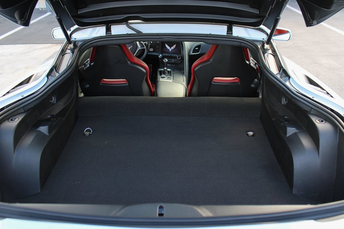 Used 2019 Chevrolet Corvette Stingray Coupe w/ 1LT RWD image 38