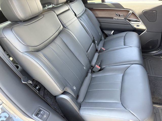 New 2026 Land Rover Range Rover Long Wheelbase SE AWD/4WD image 12