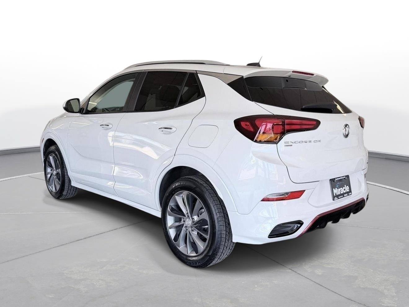 Used 2021 Buick Encore GX Select w/ Sport Touring Package AWD/4WD image 6