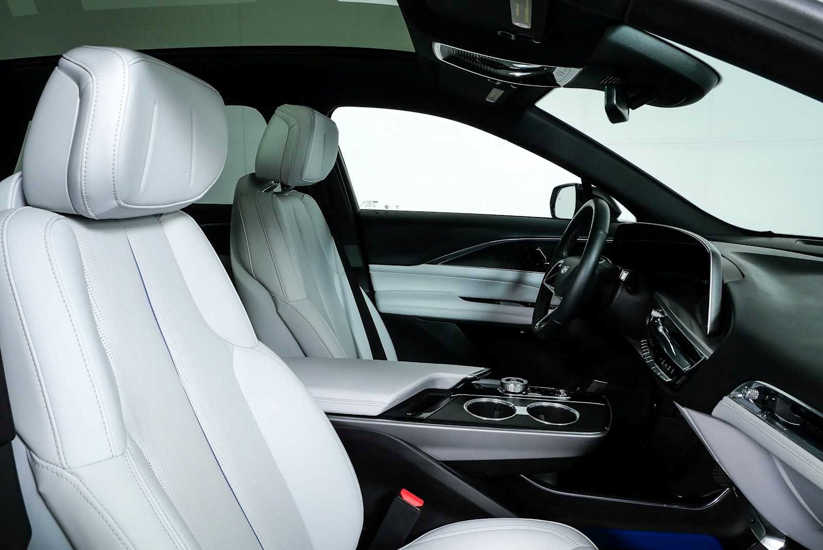 Certified 2024 Cadillac Lyriq Sport RWD image 22