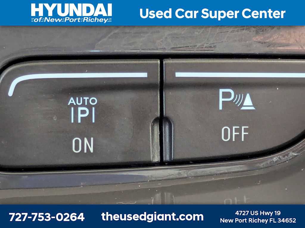 Used 2016 Ford Escape Titanium w/ Equipment Group 301A AWD/4WD image 29