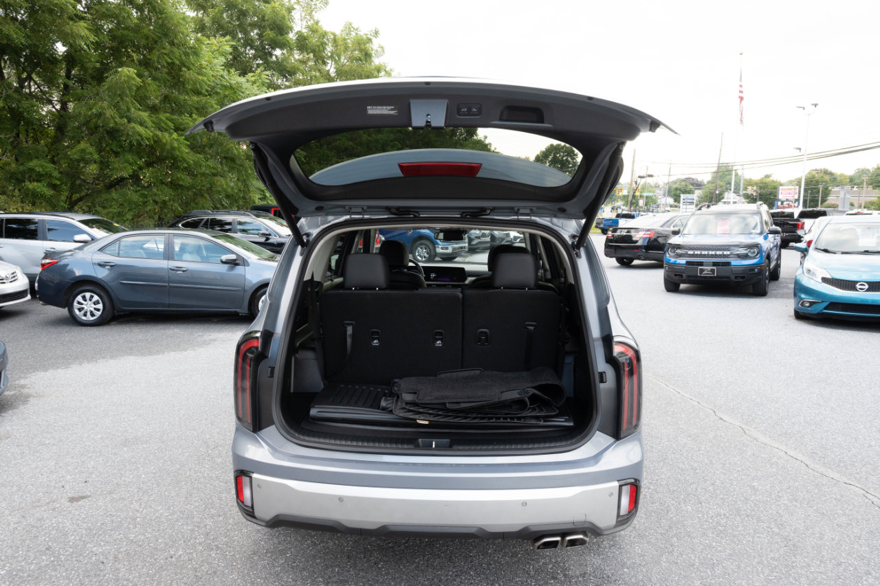 Used 2024 Kia Telluride EX w/ EX Captain's Chair Package image 21