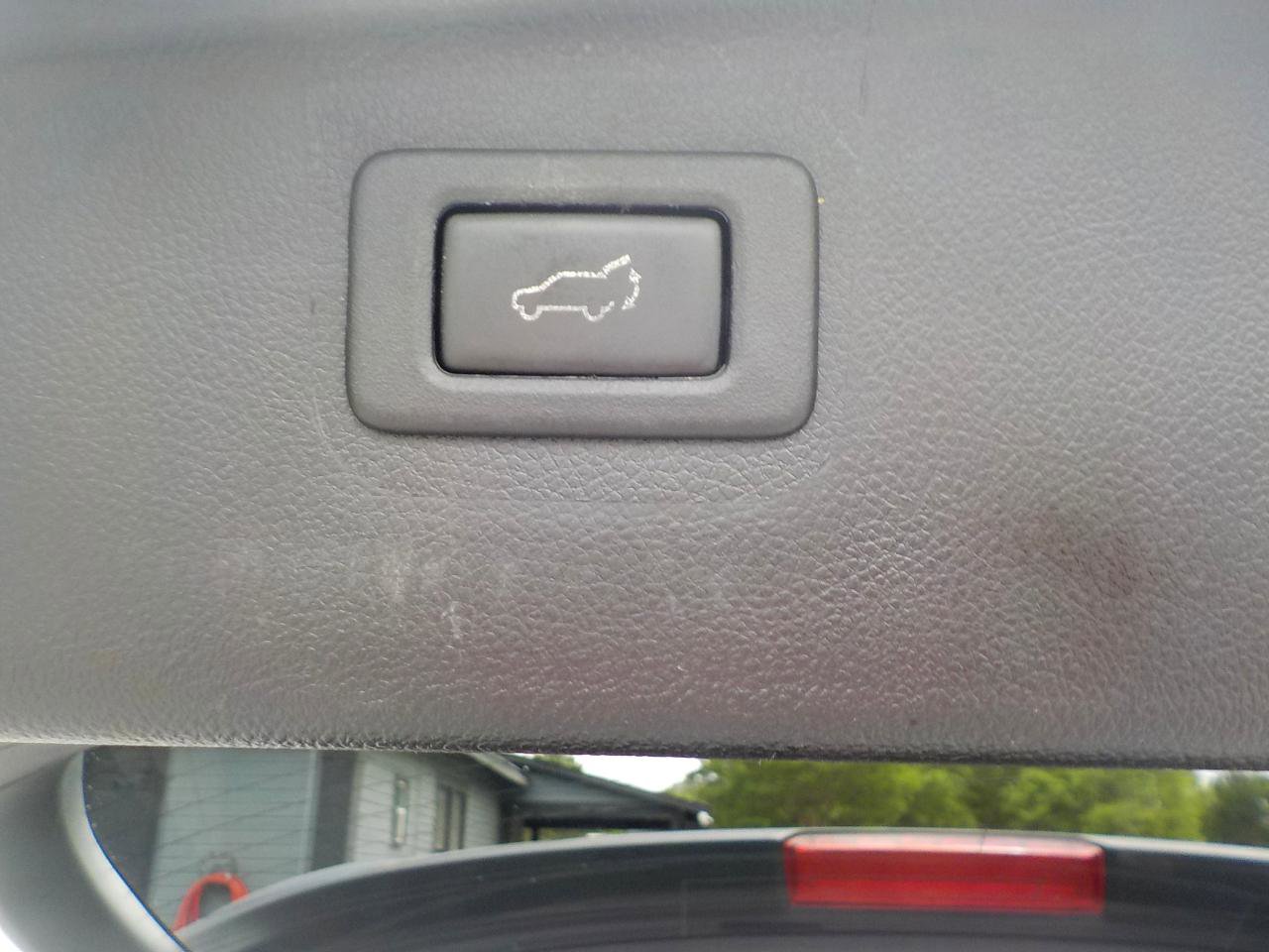 Used 2016 Subaru Outback 2.5i Premium AWD/4WD image 25