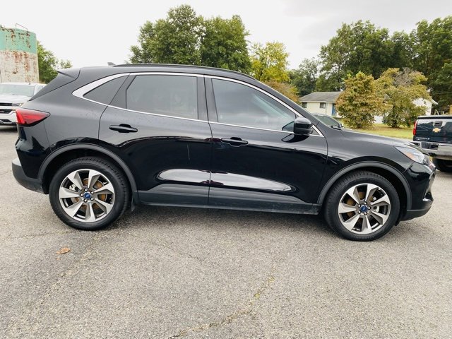 Used 2023 Ford Escape Platinum image 5