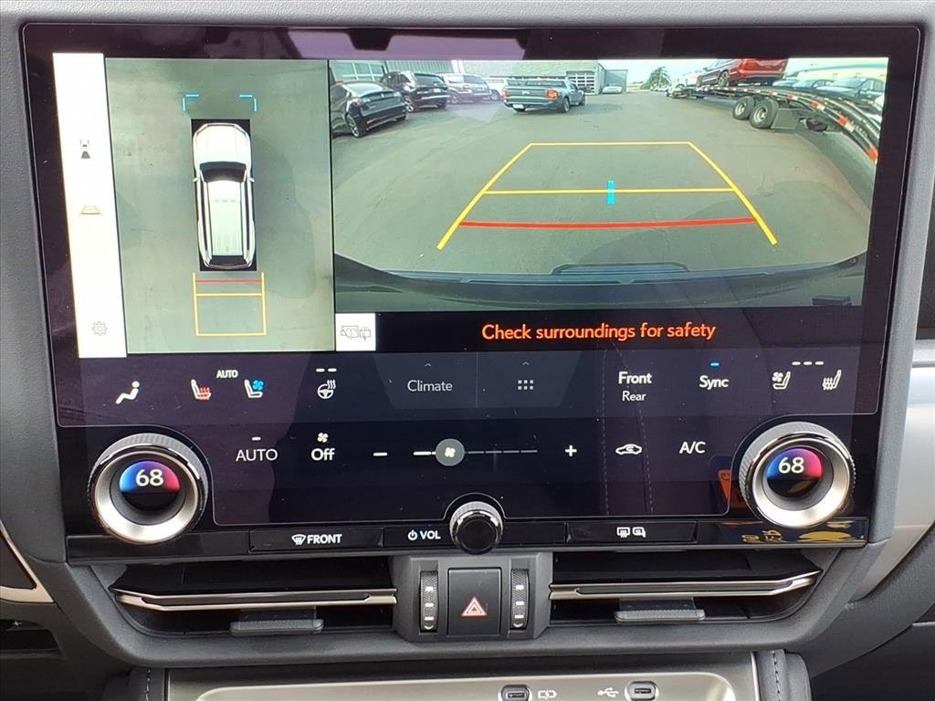 Used 2025 Lexus GX 550 w/ Accessory Package (2T) image 17