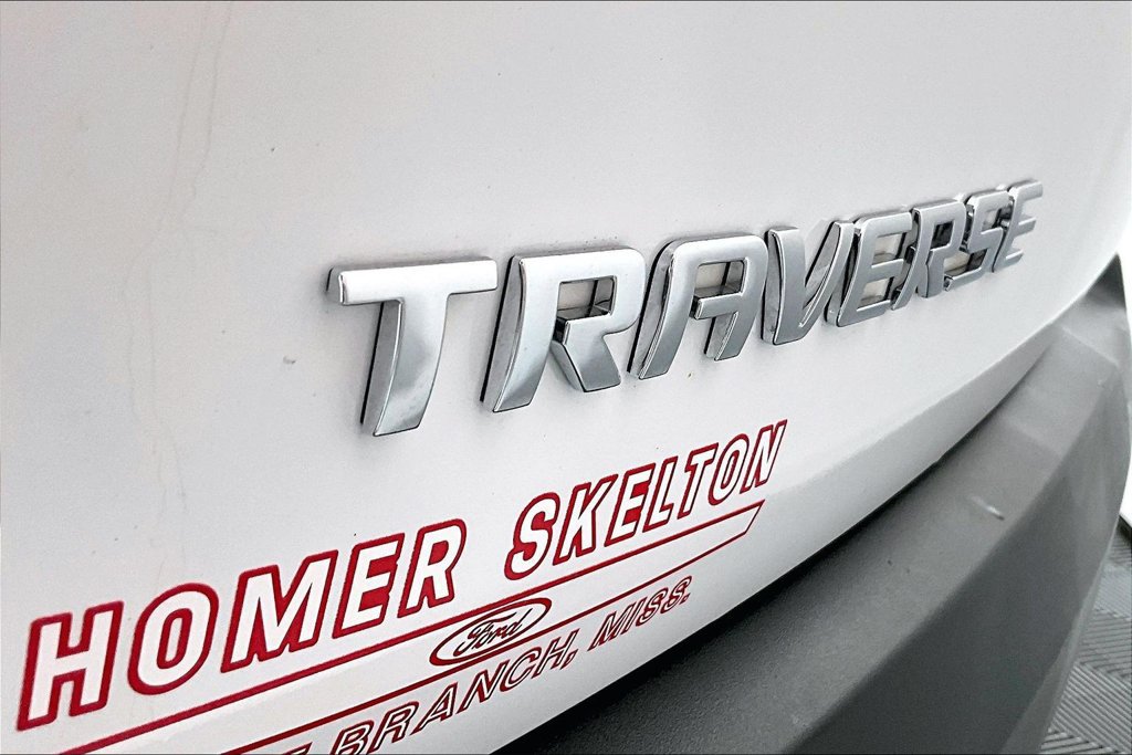 Used 2023 Chevrolet Traverse LS FWD image 14