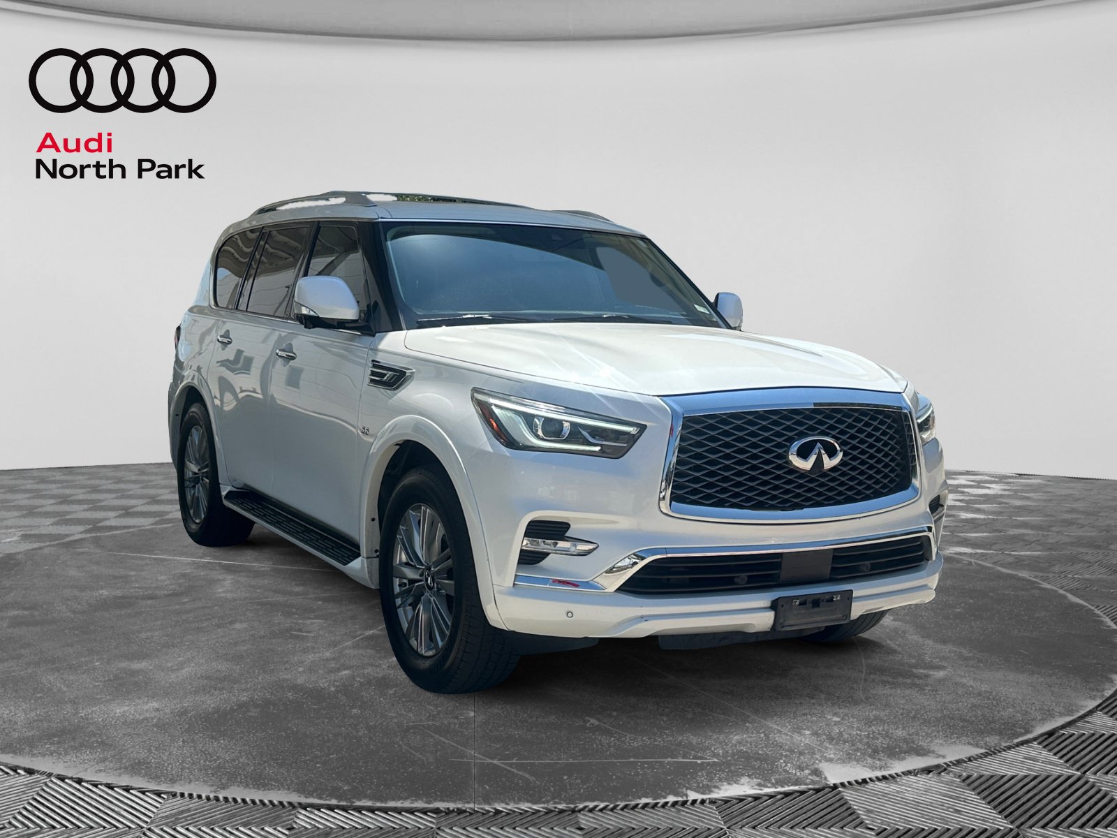 Used 2019 INFINITI QX80 Luxe w/ All-Season Package RWD image 7