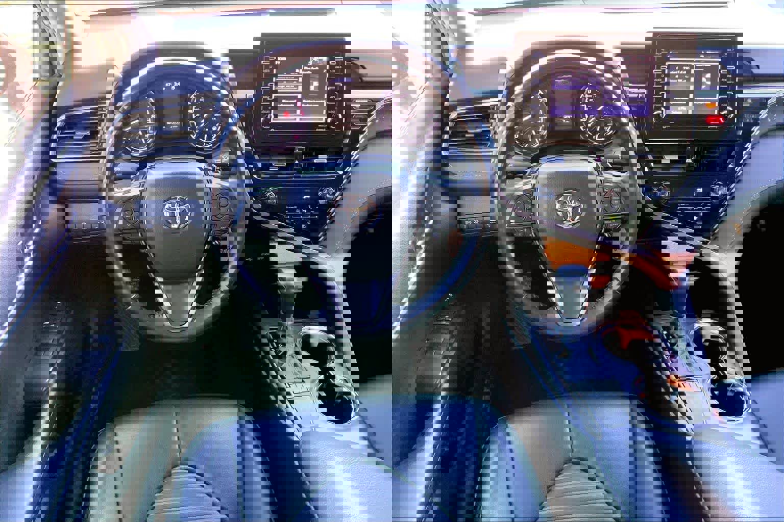 Used 2022 Toyota Camry SE image 5