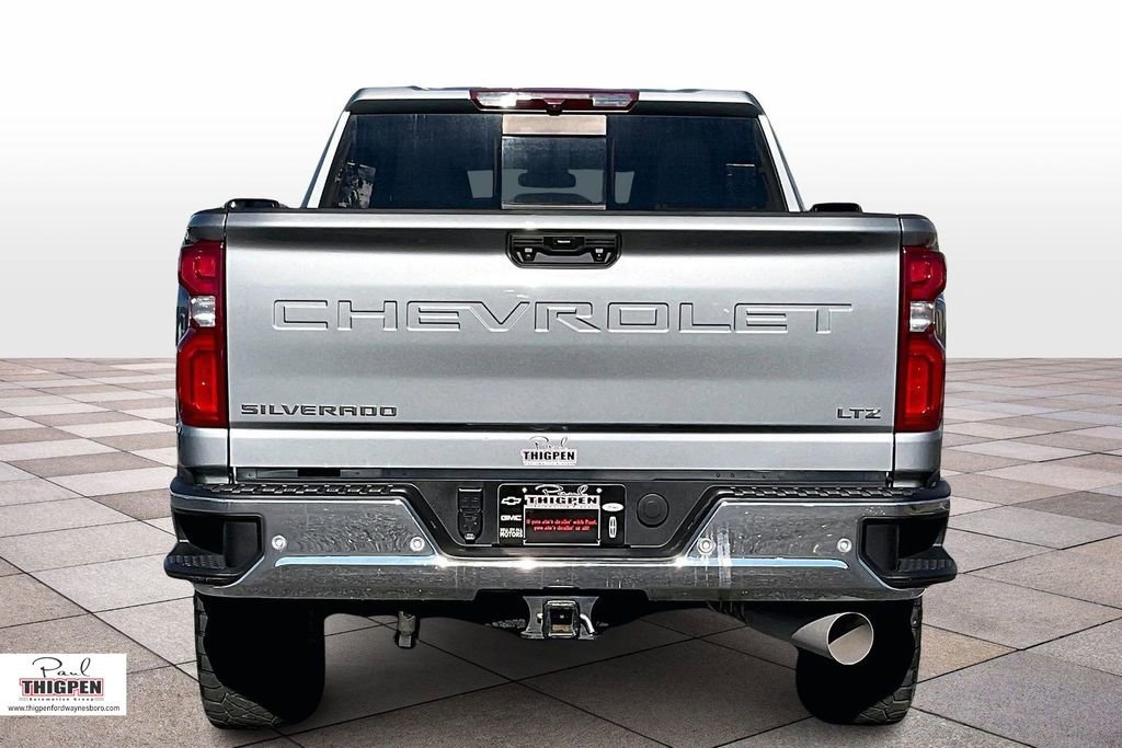 Used 2024 Chevrolet Silverado 2500 LTZ w/ LTZ Convenience Package image 4