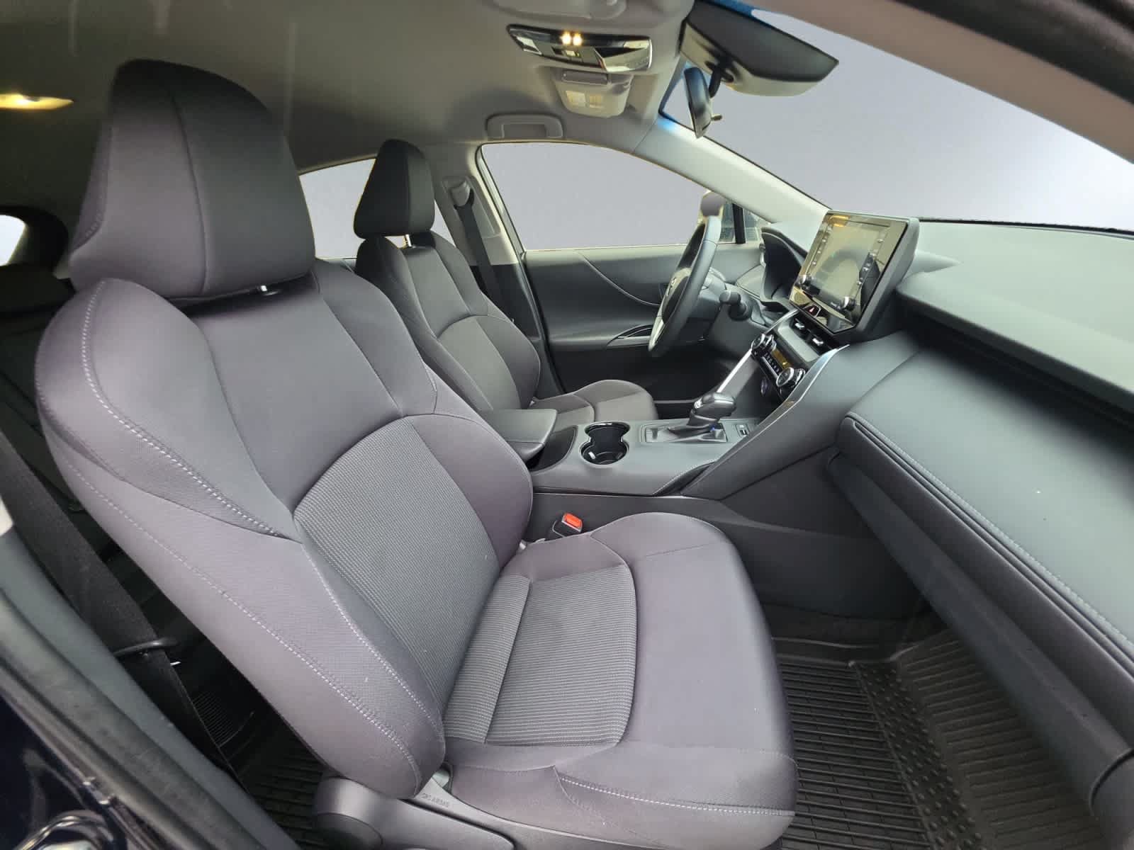 Used 2022 Toyota Venza LE AWD/4WD image 20