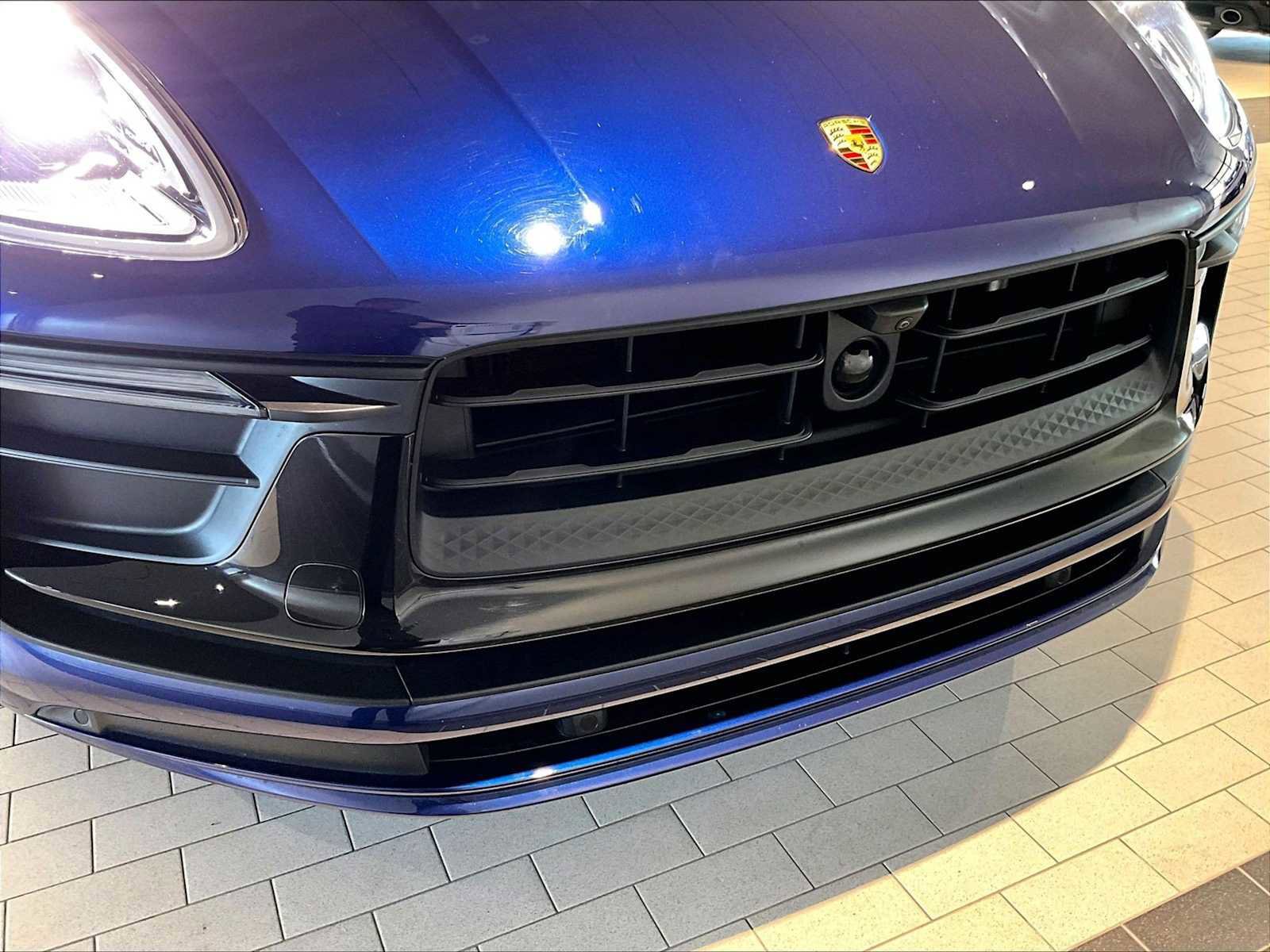 Used 2025 Porsche Macan Turbo image 33