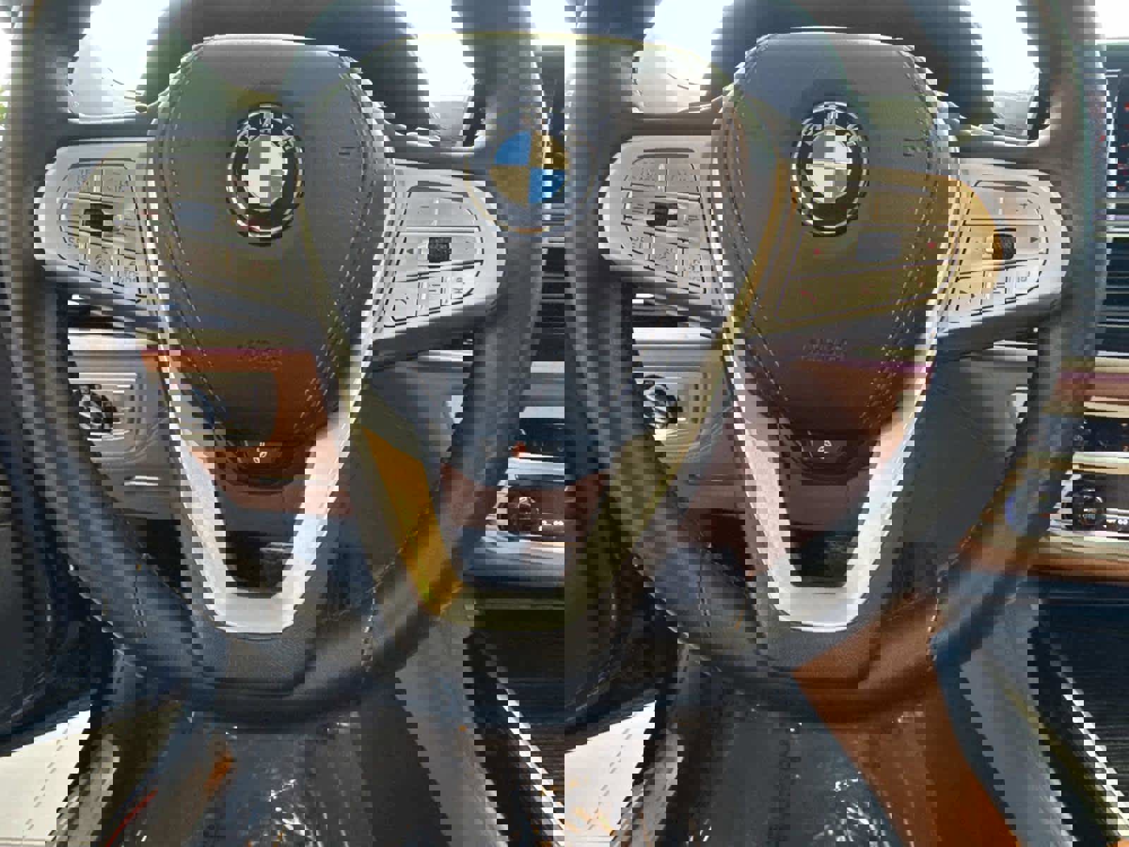 Used 2022 BMW 750i xDrive w/ Luxury Rear Seating Package image 17