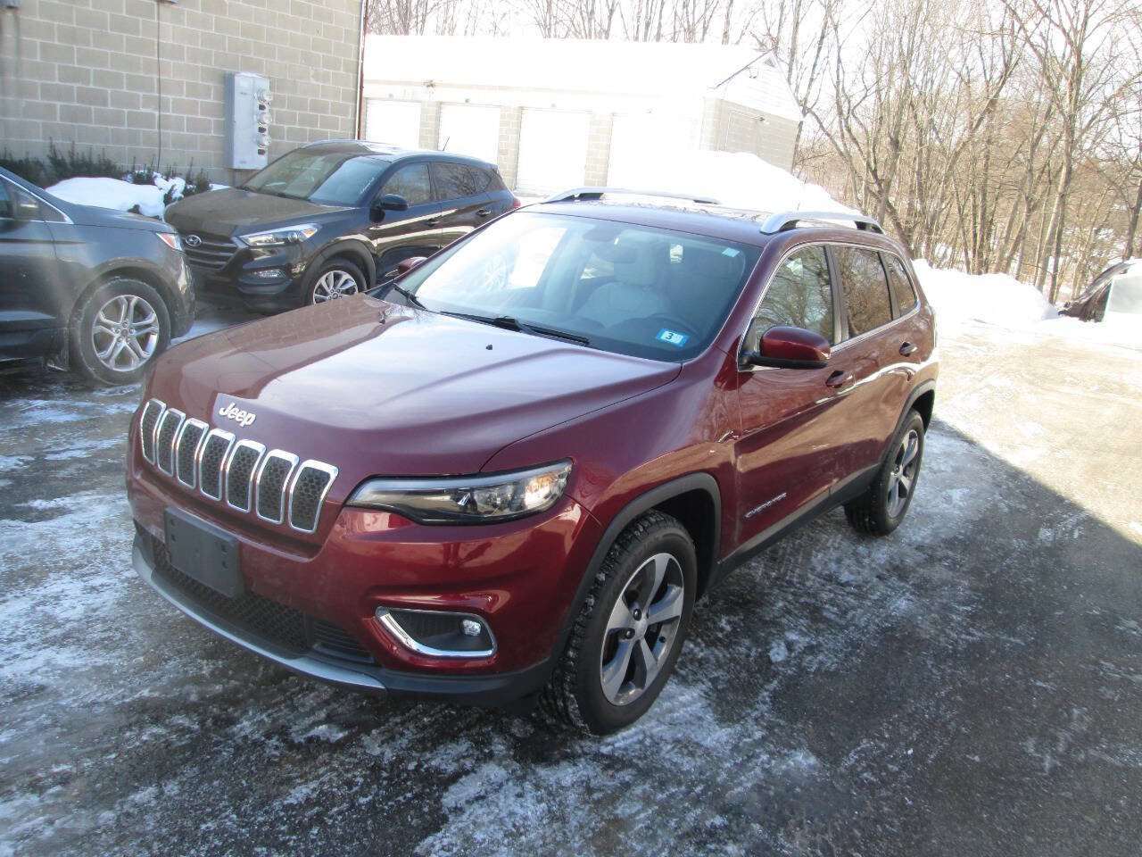 Used 2019 Jeep Cherokee Limited image 2