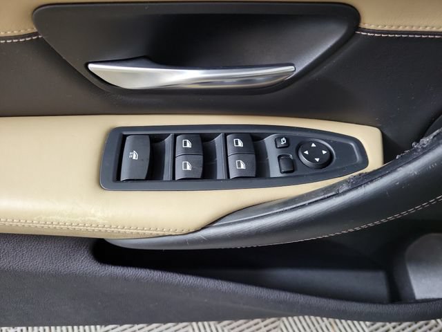 Used 2017 BMW M4 Convertible RWD image 21