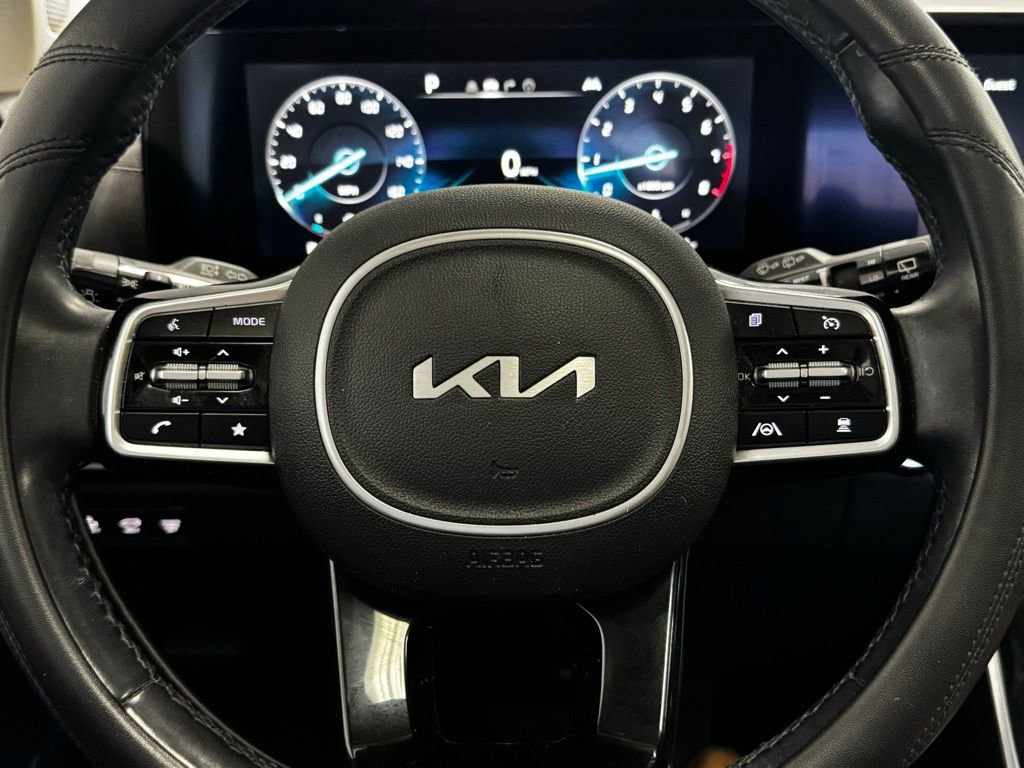 Used 2022 Kia Carnival SX Prestige image 16