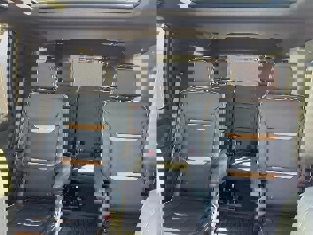 Used 2024 GMC Yukon AT4 w/ Technology Package image 24