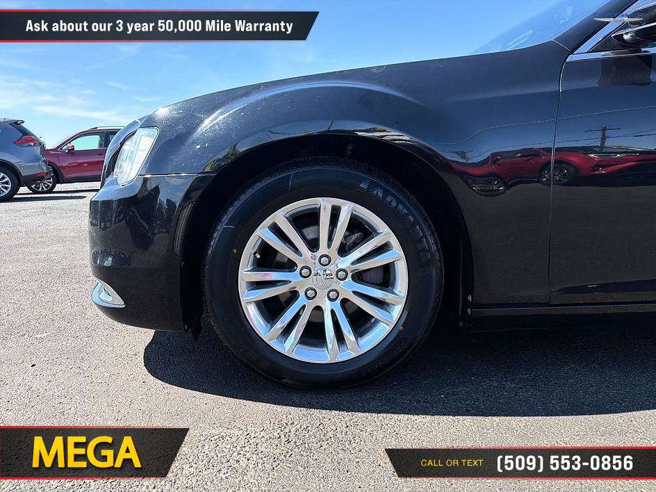 Used 2017 Chrysler 300 Limited w/ Value Package RWD image 26
