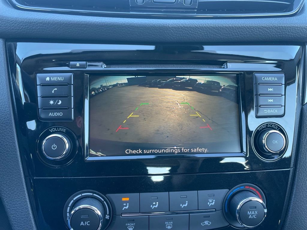 Used 2022 Nissan Rogue Sport S image 17