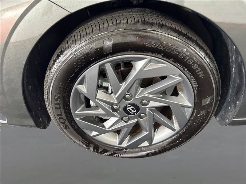 Used 2024 Hyundai Elantra Blue FWD image 22
