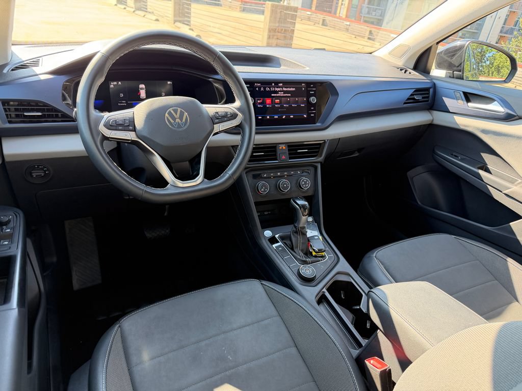 Certified 2022 Volkswagen Taos SE FWD image 12