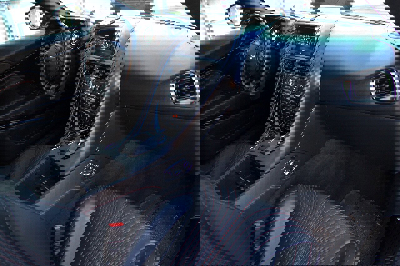 Used 2018 Aston Martin DB11 Coupe image 30