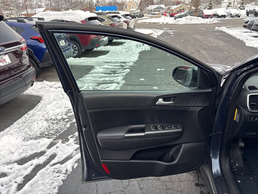 Used 2022 Kia Sportage LX w/ LX FWD Value Edition Package image 19