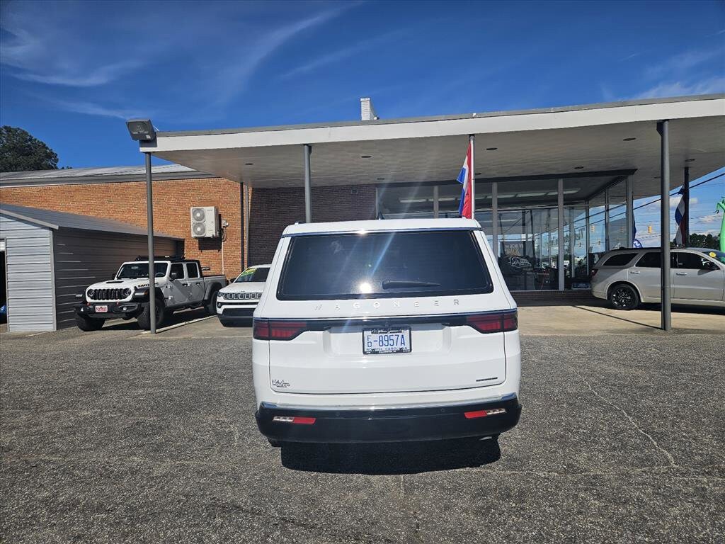 Used 2024 Jeep Wagoneer L Series III w/ Premium Group I AWD/4WD image 4