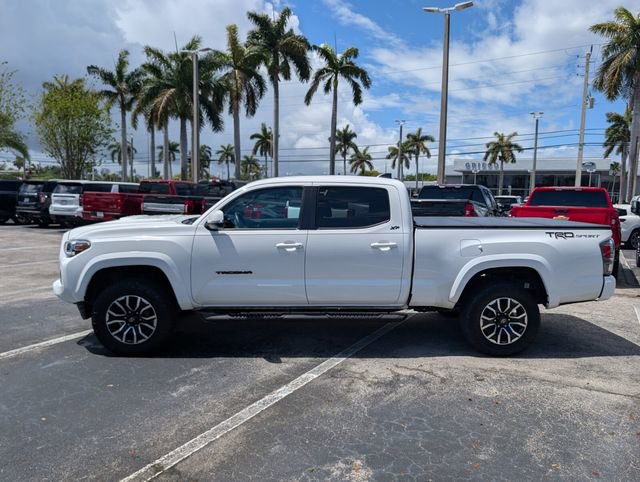 Used 2022 Toyota Tacoma TRD Sport w/ Technology Package image 4