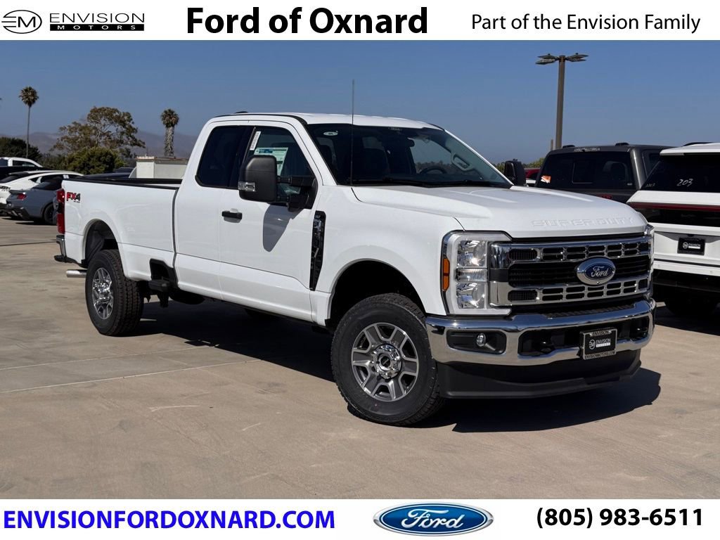 New 2025 Ford F350 XLT w/ 360-Degree Camera Package