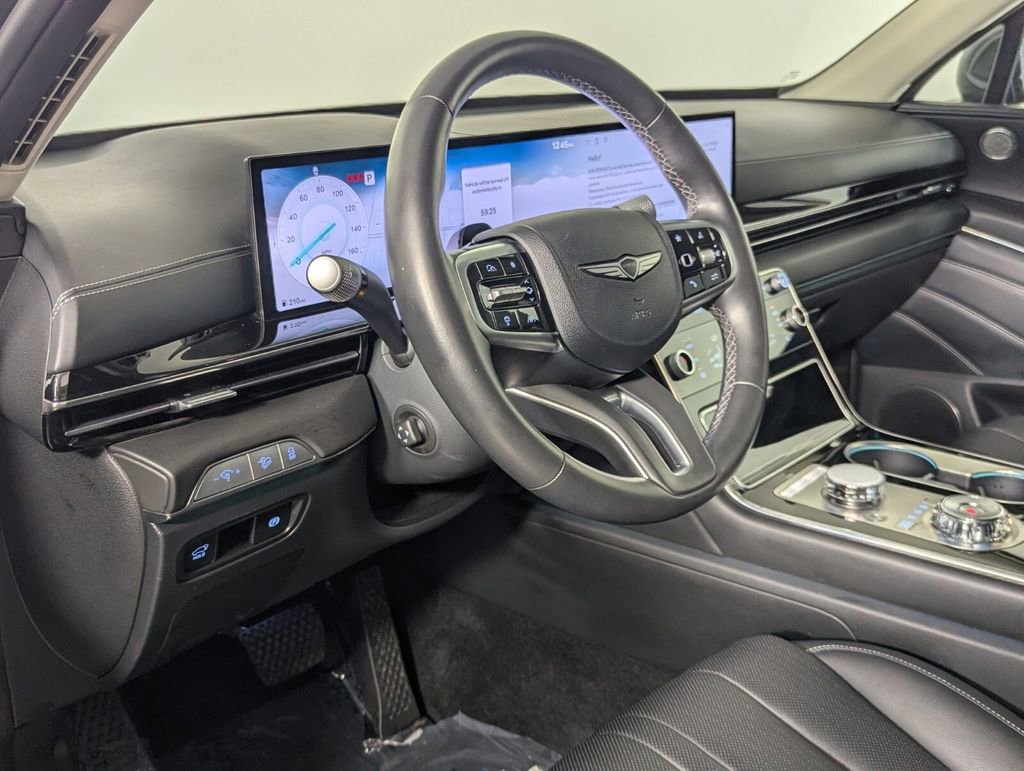 Used 2025 Genesis GV80 2.5T Standard AWD/4WD image 13