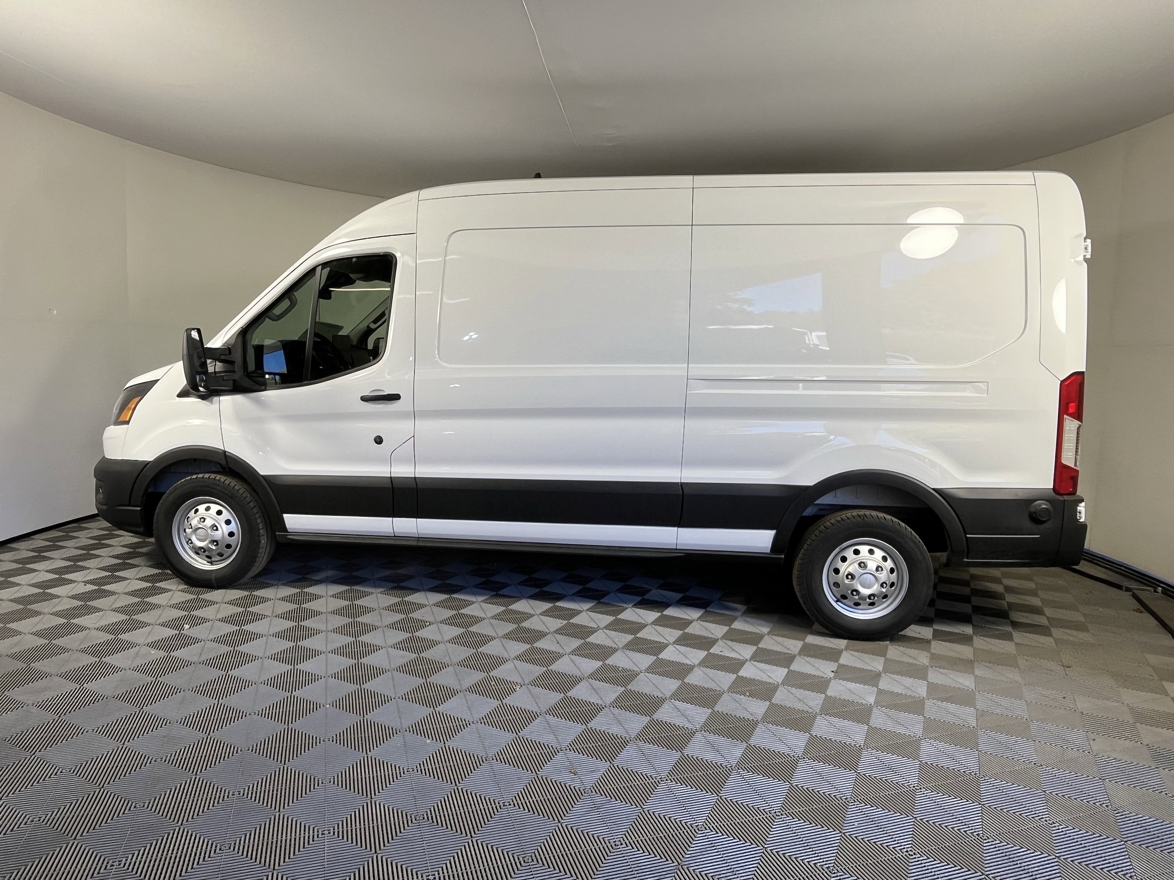 New 2025 Ford Transit 250 148 Medium Roof Extended AWD w/ Load Area Protection Package video 2