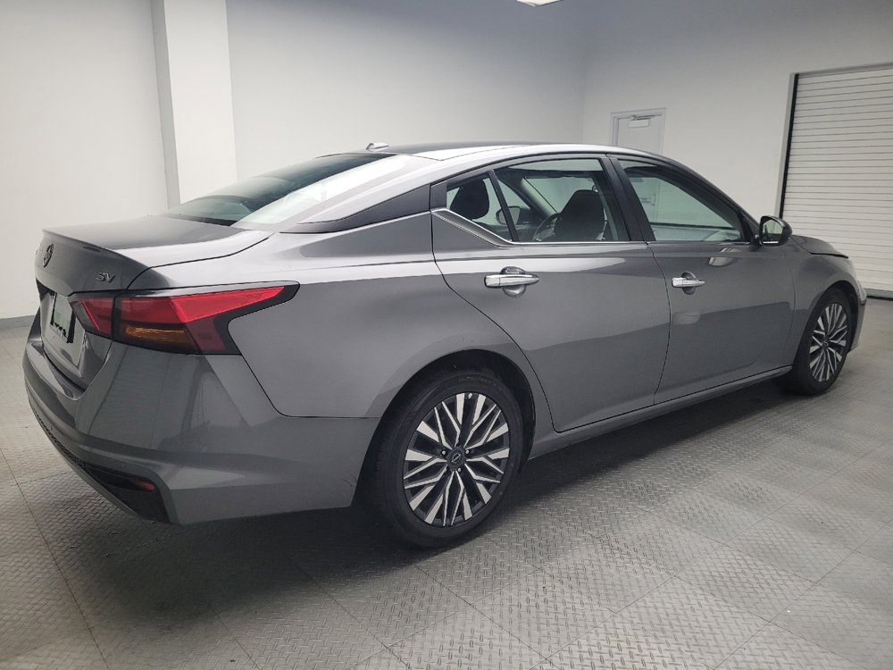Used 2024 Nissan Altima 2.5 SV image 10