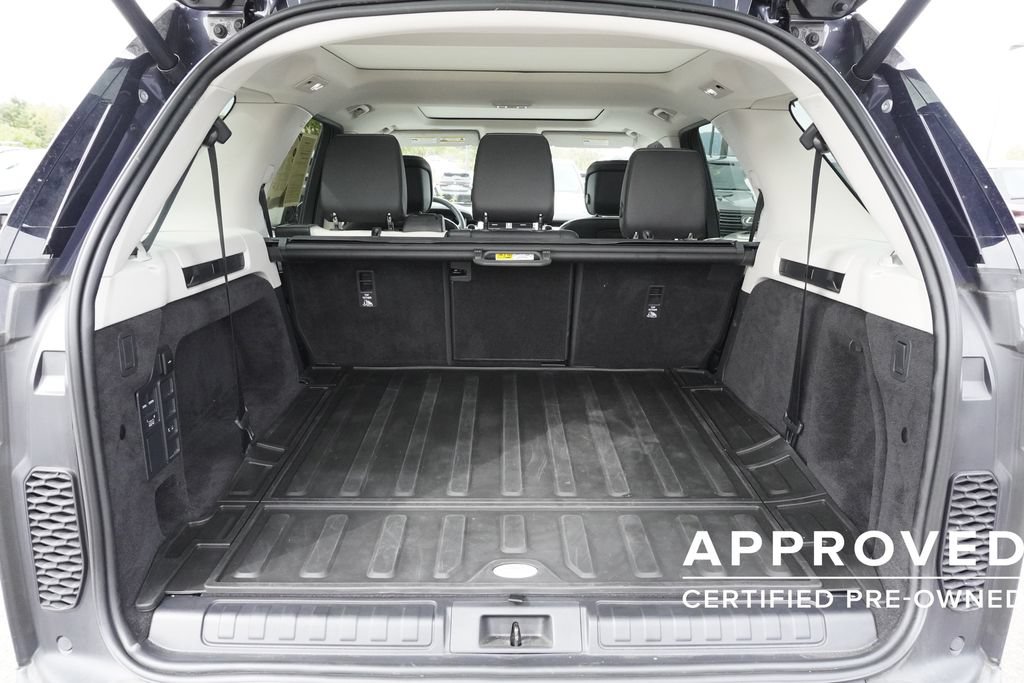 Used 2025 Land Rover Discovery S AWD/4WD image 31