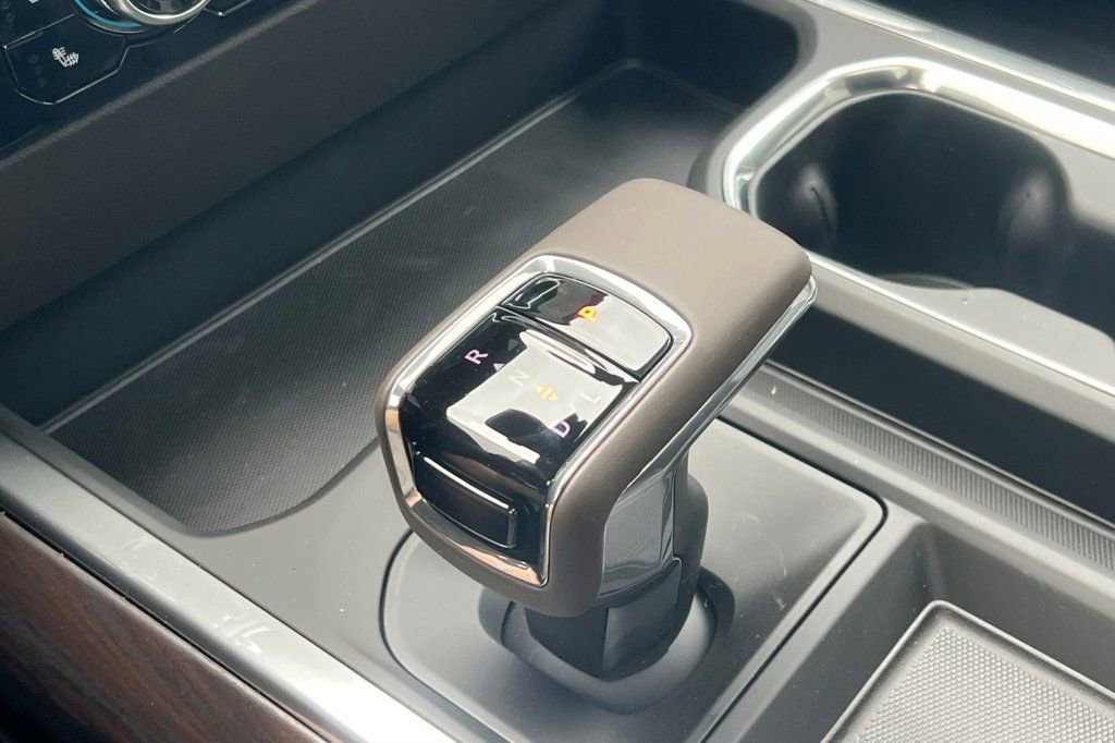 New 2026 GMC Sierra 1500 SLT image 18