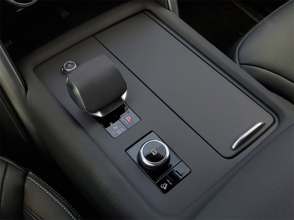 New 2025 Land Rover Discovery Dynamic SE image 27