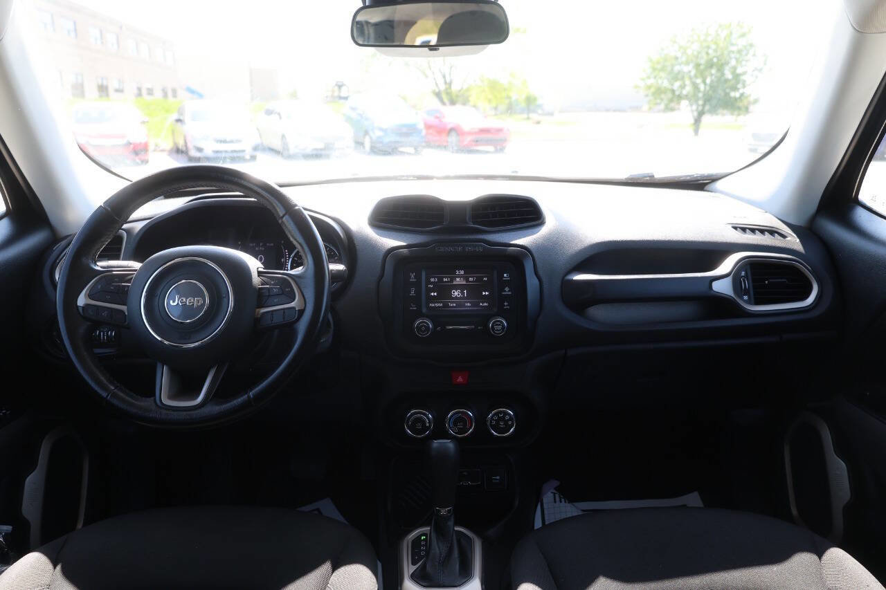 Used 2017 Jeep Renegade Latitude image 14