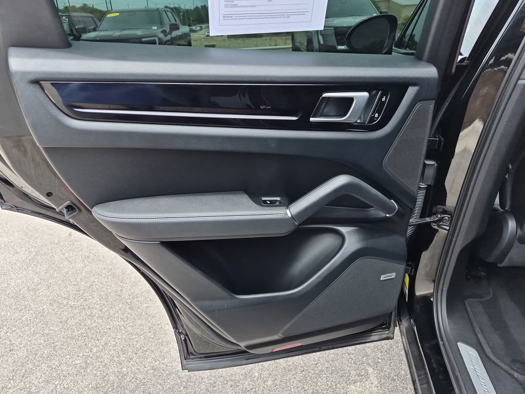 Used 2019 Porsche Cayenne S AWD/4WD image 33