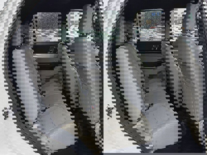 Used 2018 Ford Explorer XLT image 14