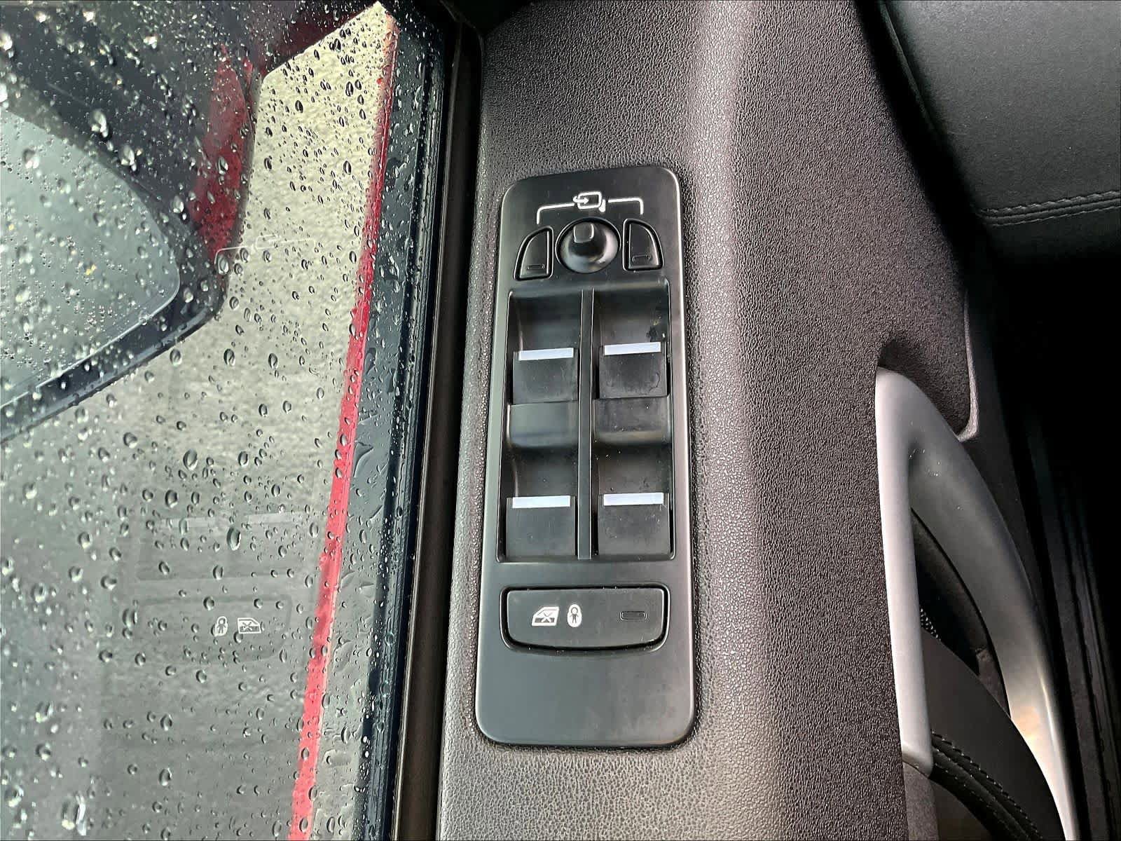 Used 2018 Land Rover Discovery Sport HSE AWD/4WD image 37