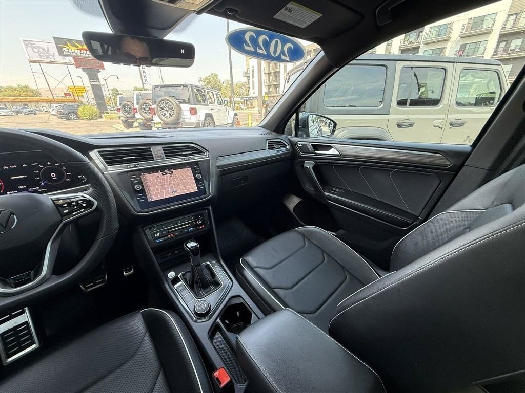 Used 2022 Volkswagen Tiguan SEL R-Line AWD/4WD image 34