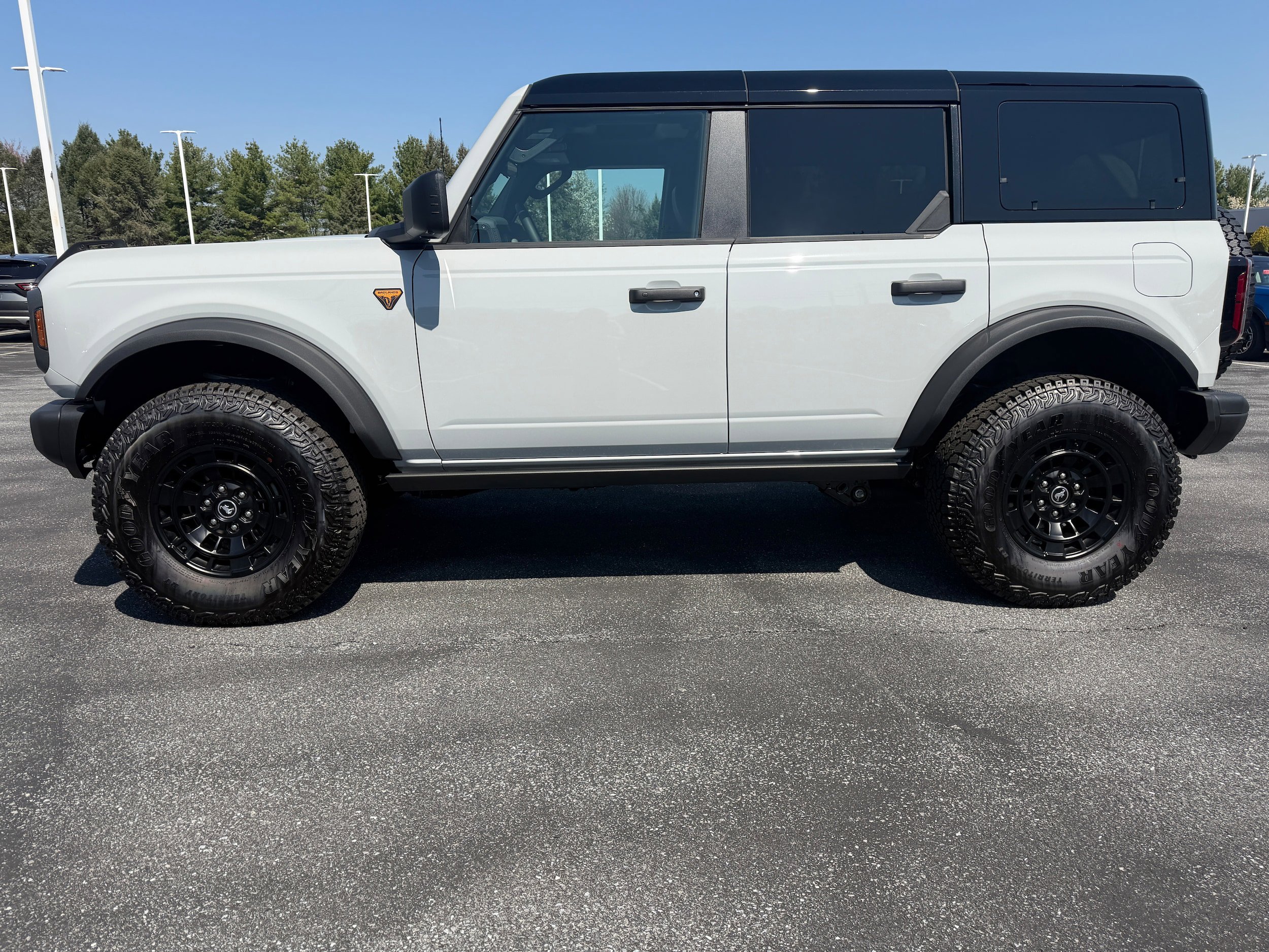 New 2026 Ford Bronco Badlands image 2