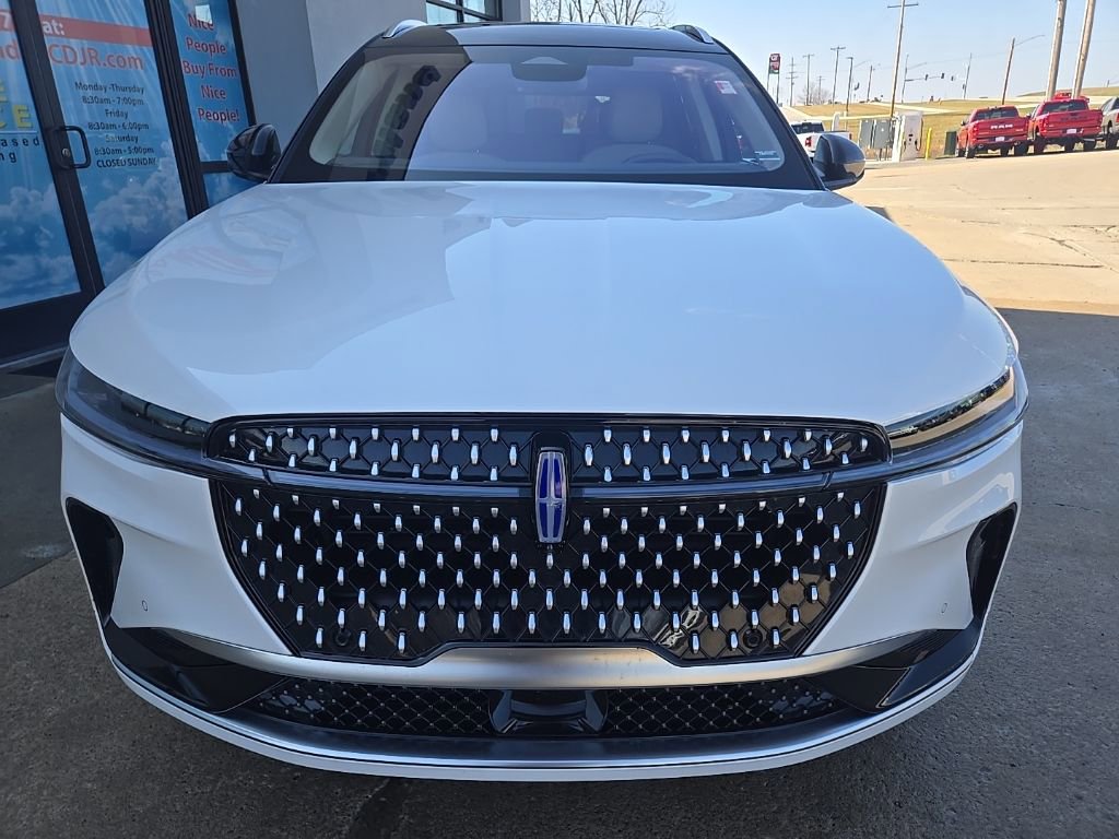 Used 2025 Lincoln Nautilus Reserve image 15