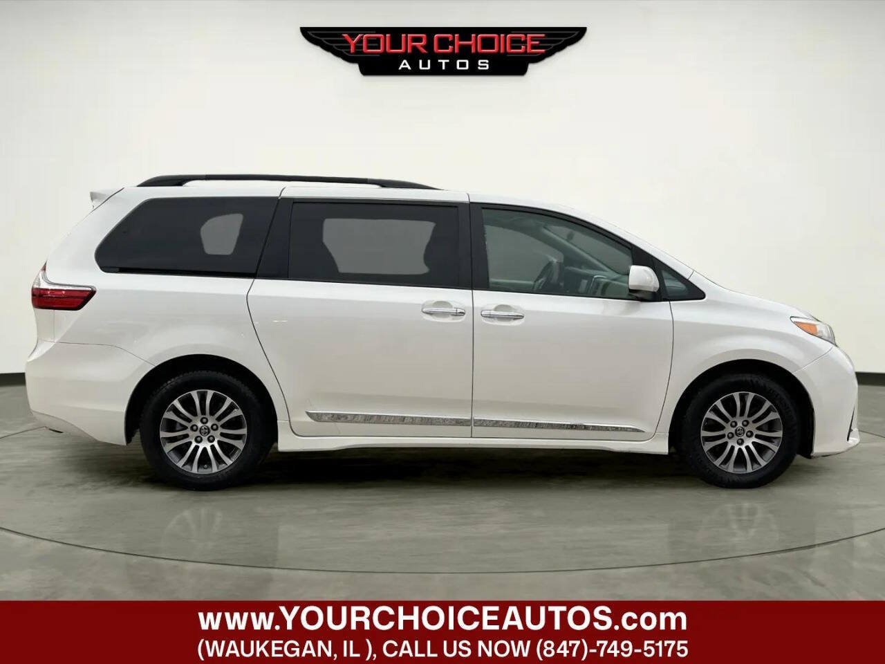Used 2018 Toyota Sienna XLE FWD image 6