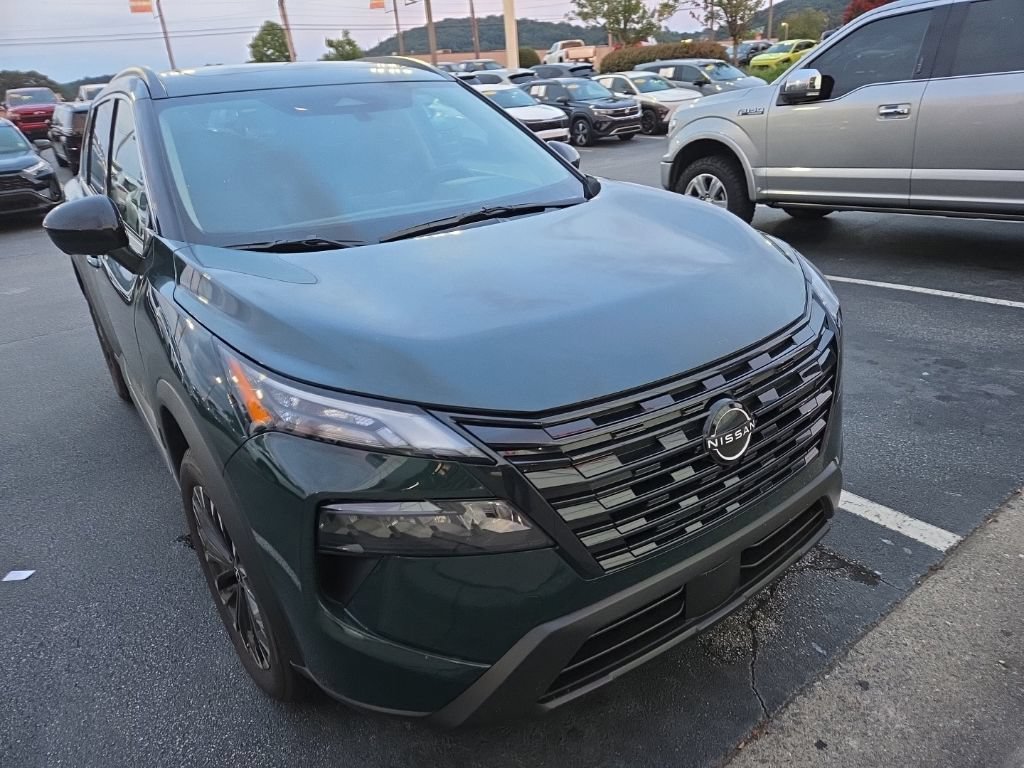 Used 2026 Nissan Rogue Dark Armor FWD image 7