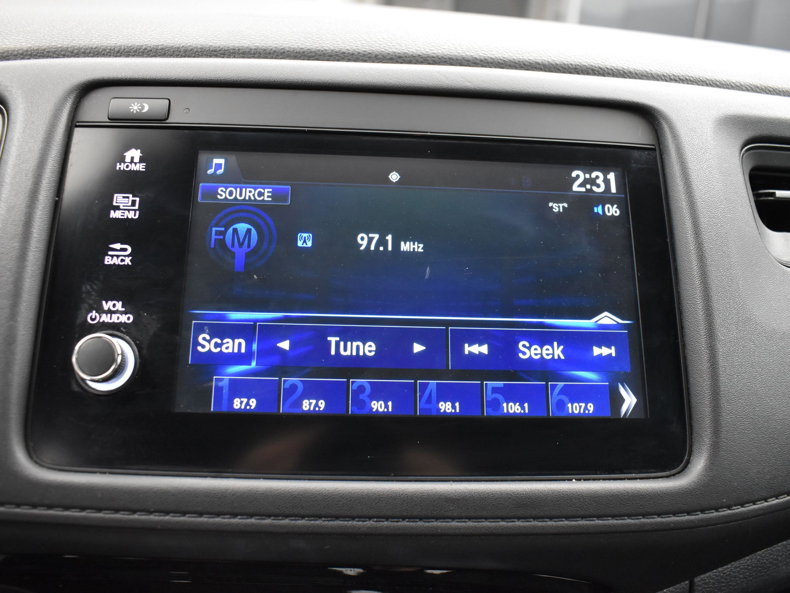 Used 2019 Honda HR-V Sport image 9