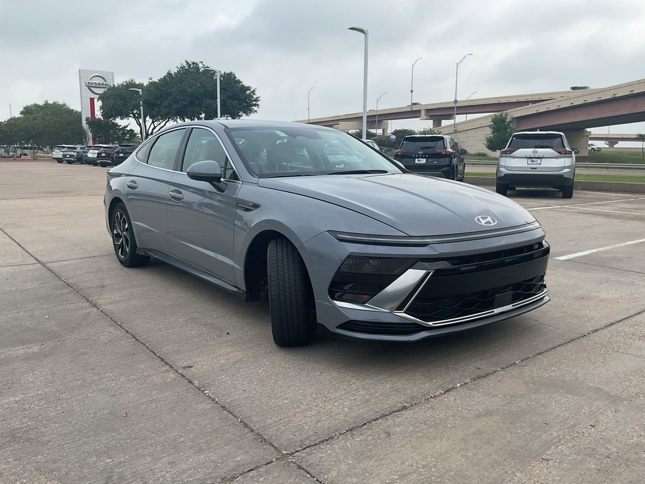 Used 2025 Hyundai Sonata SEL FWD image 4