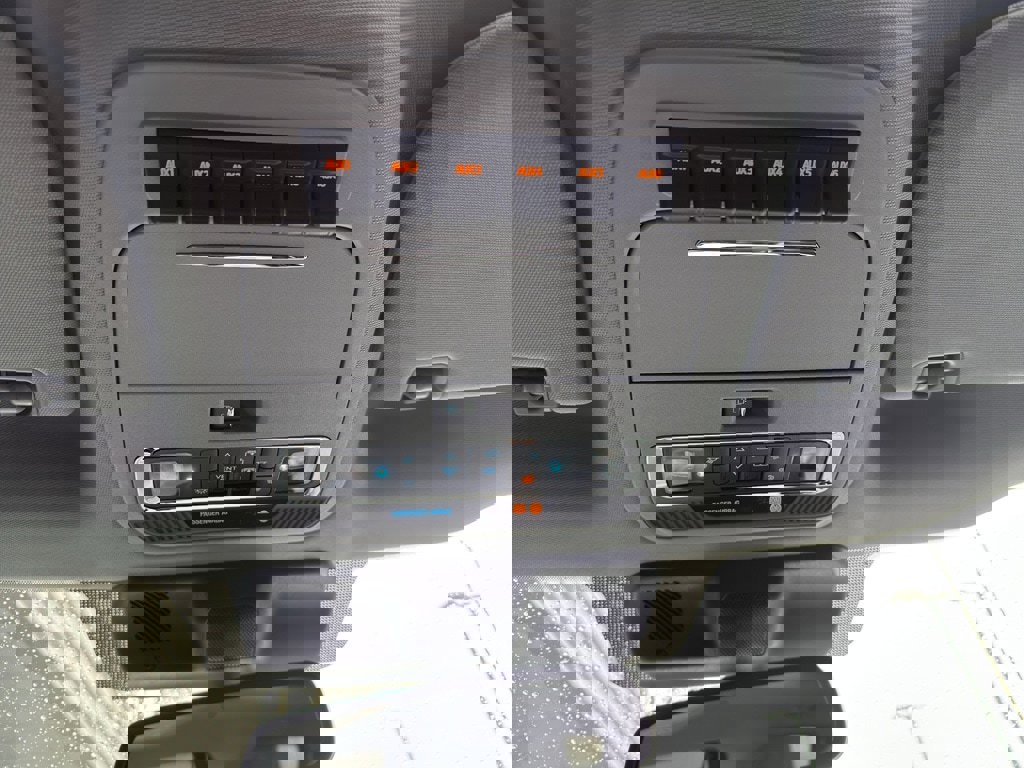 New 2026 Ford F350 Lariat w/ Black Appearance Package image 33