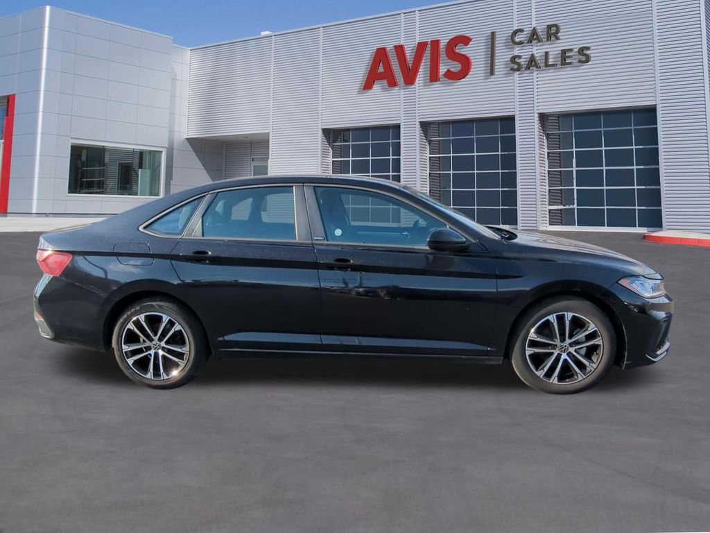 Used 2025 Volkswagen Jetta Sport image 5