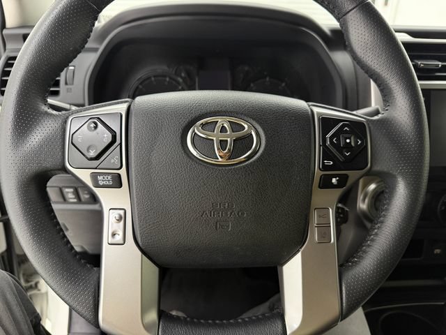 Used 2023 Toyota 4Runner SR5 AWD/4WD image 9