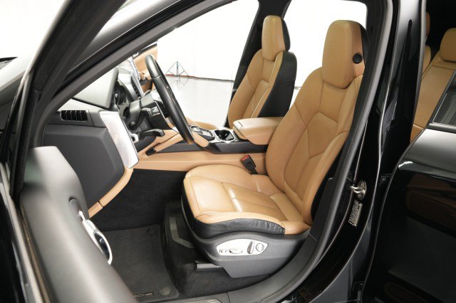 Used 2018 Porsche Cayenne Platinum Edition AWD/4WD image 20